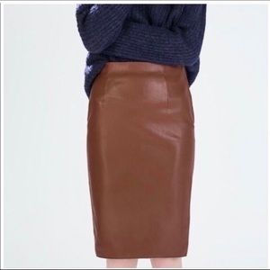 NWT ZARA Faux Leather Skirt 🍂